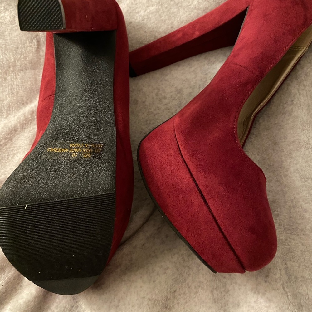 Burgundy-ish women heels
